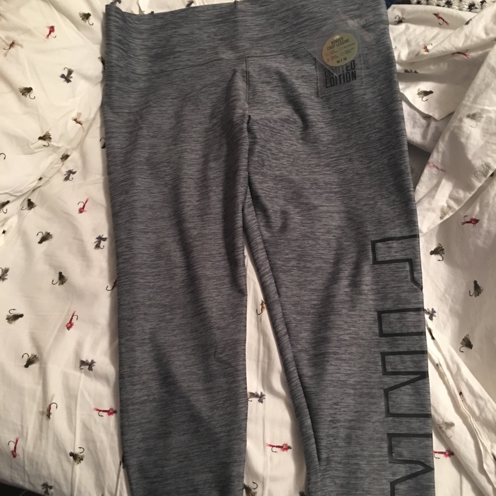 NWT VS Pink crop leggings